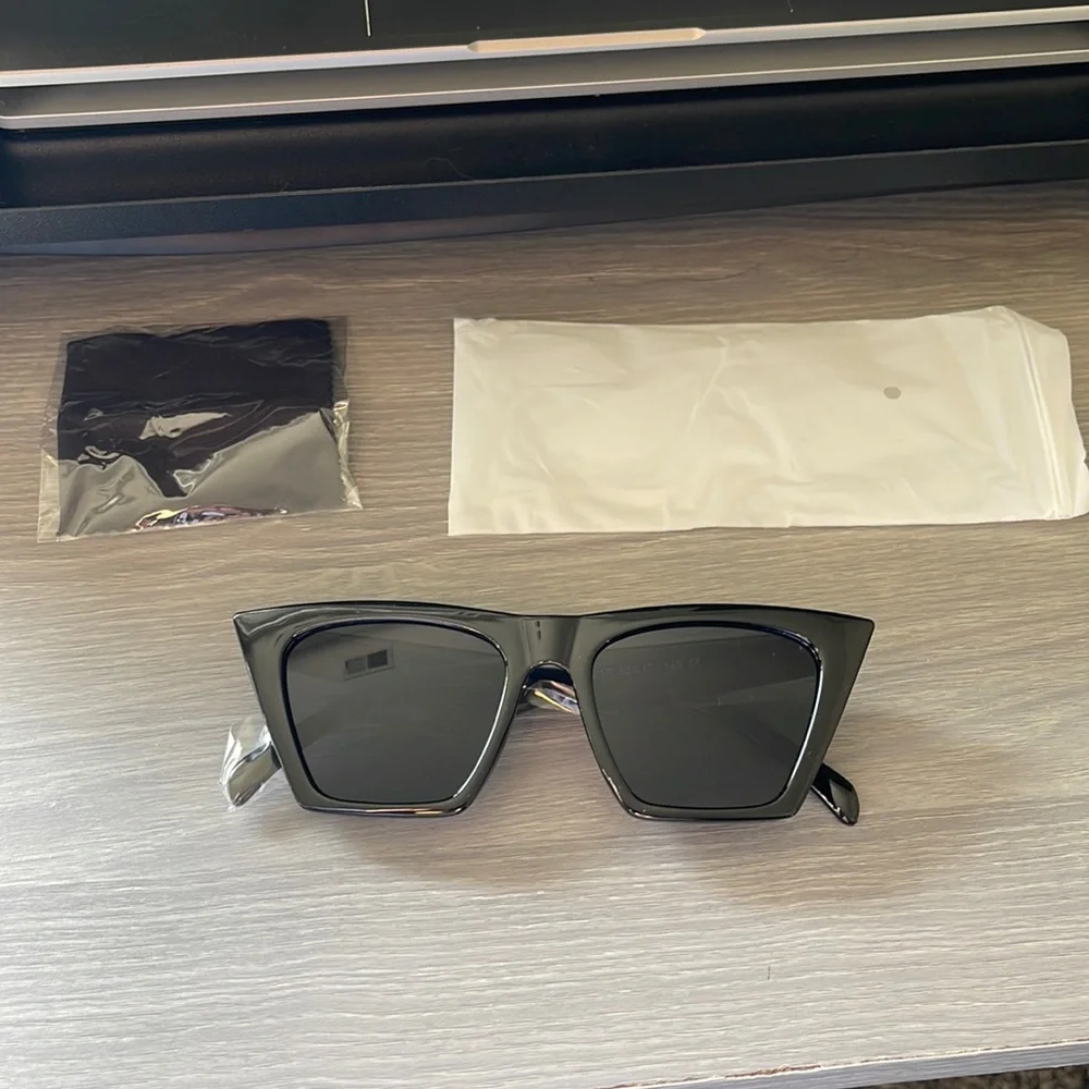 **NWT** Vintage Oversized Cat-eye Style Square Sun Glasses for Women - Picture 1 of 7